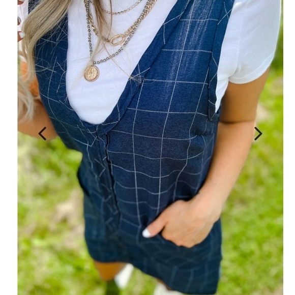 Le Lis Navy Blue Pinstripe Jumper Dress Size L - Picture 2 of 6